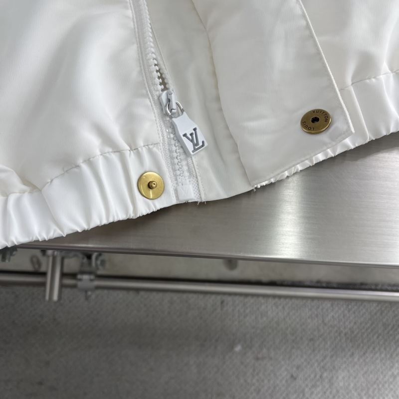 l0vis Vvtt0n outwear